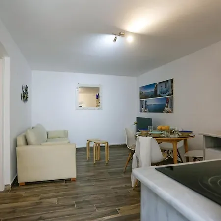 Magic Holidays 444 * Mykonos Town